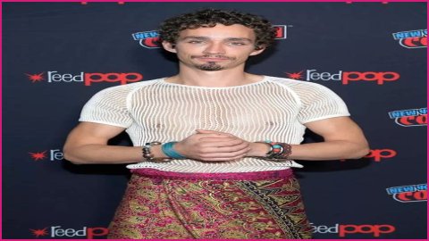 Robert Sheehan: The Life Of The Talented Actor And His Journey In Love